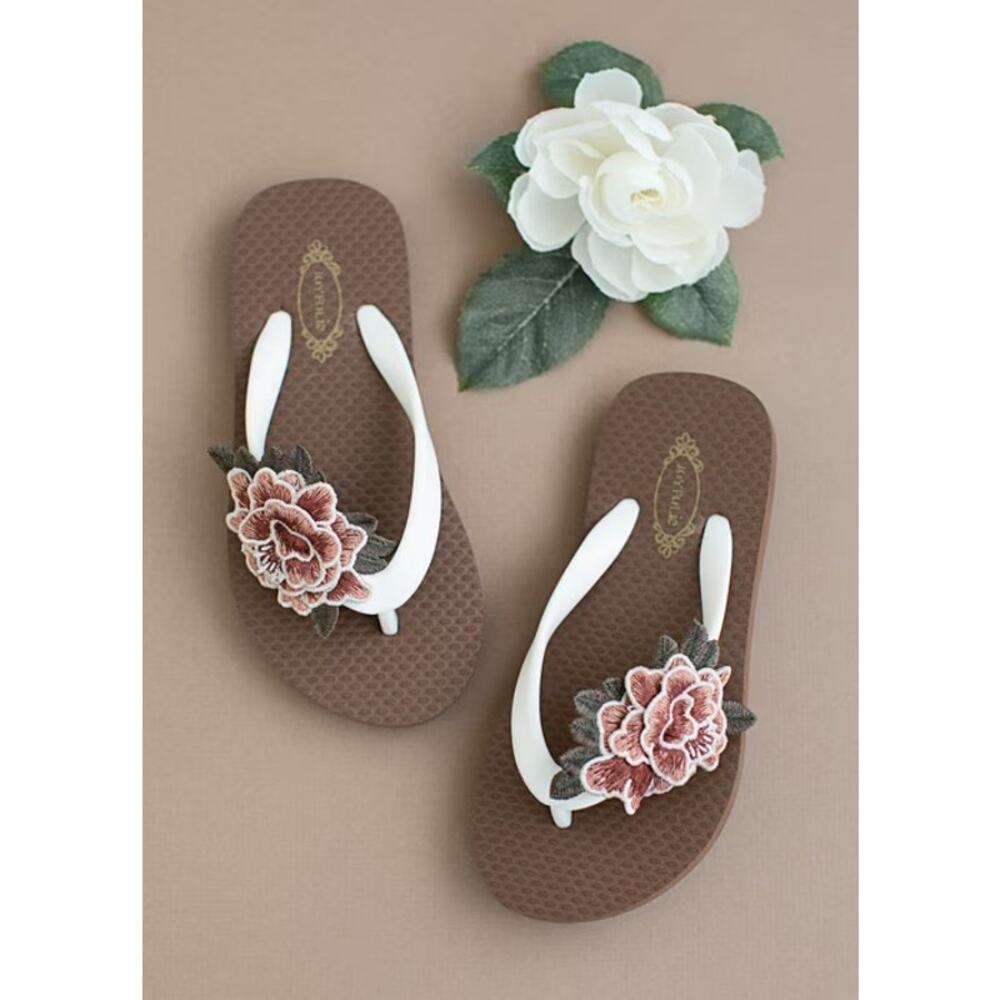 Joyfolie Mia Joy Cassia Flip Flops in Russet Women’s Size 9